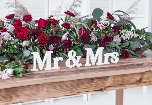 Ξύλινη επιγραφή Mr & Mrs